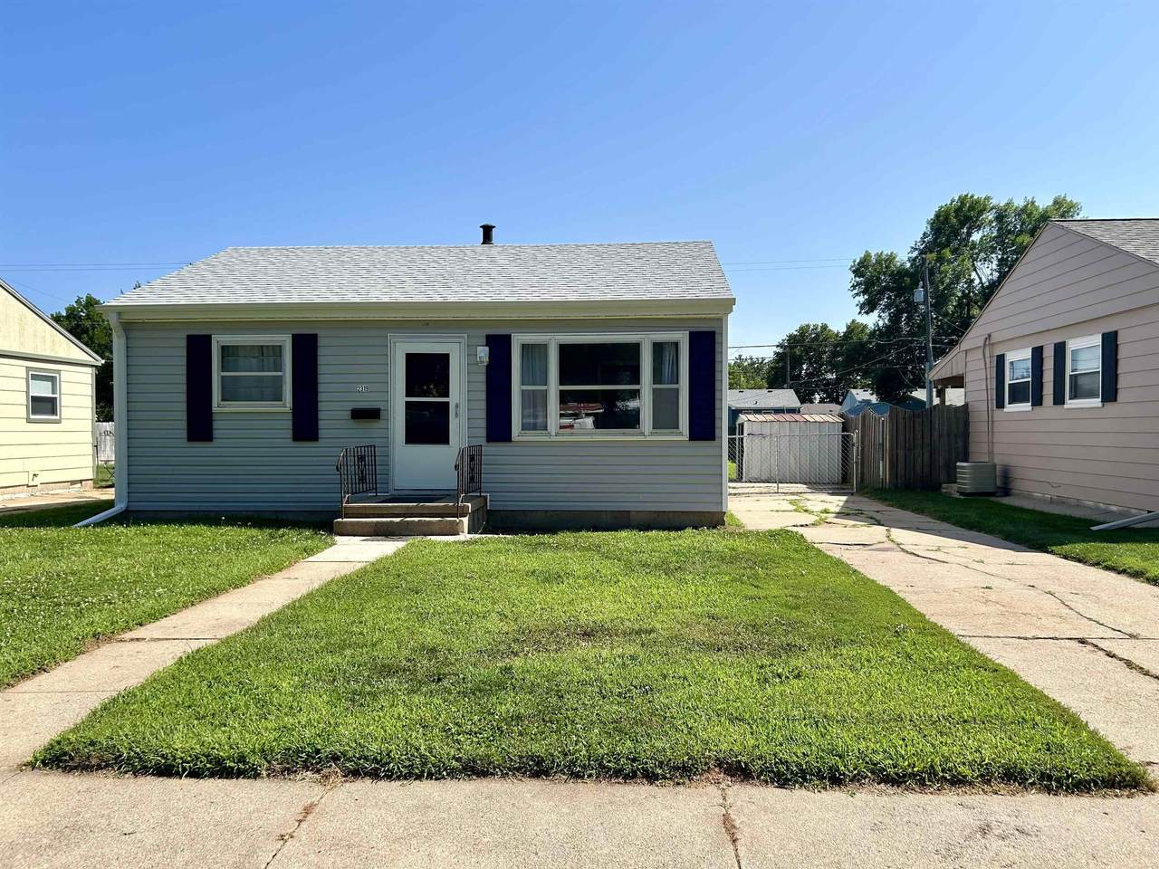 2319 6th Street - Photo 1