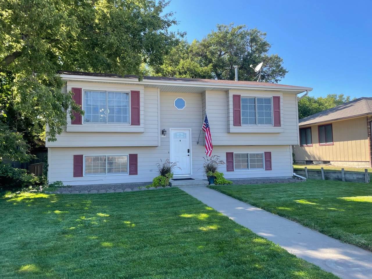 1408 G Avenue - Photo 1
