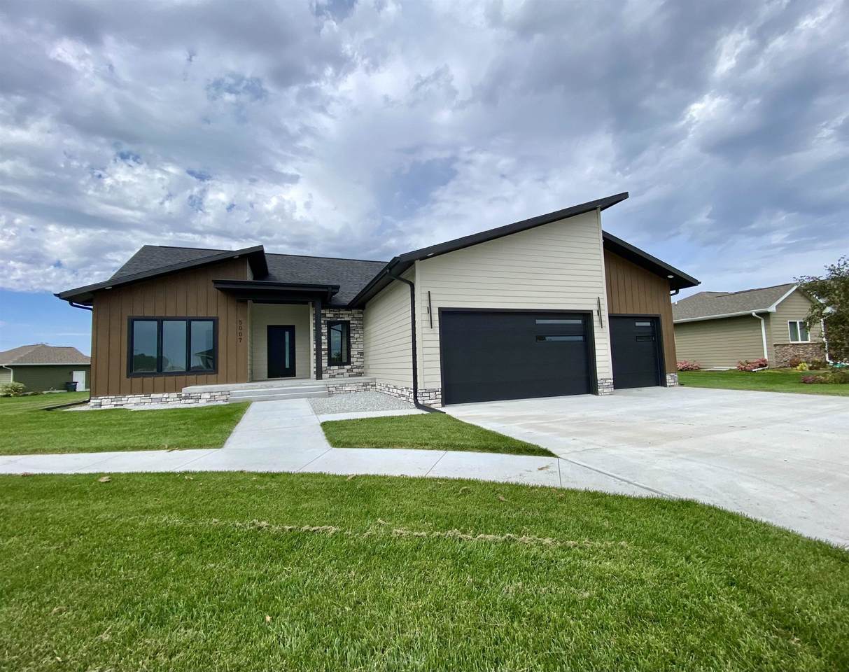5007 Jordan Way - Photo 1