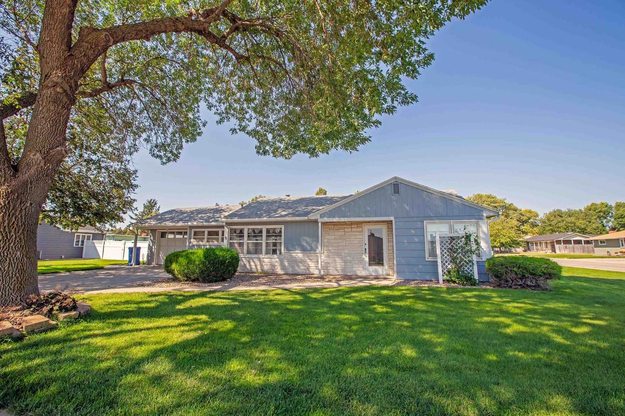 1127 Lincoln Street - Photo 1