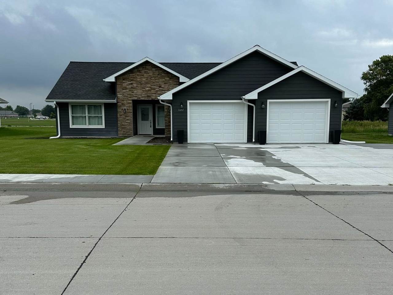 1602 Independence Avenue - Photo 1