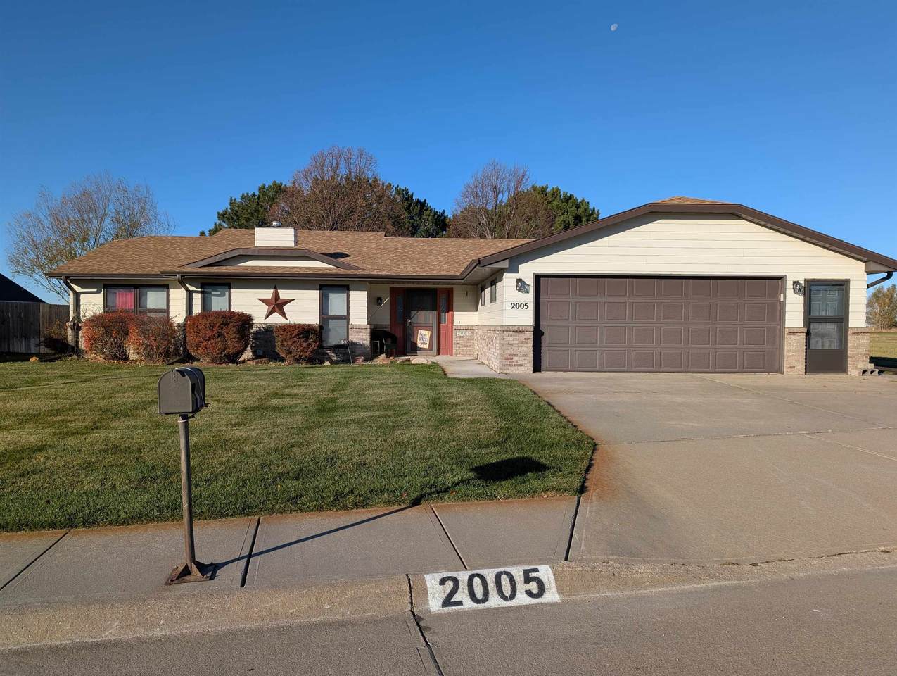2005 Grafton Drive - Photo 1