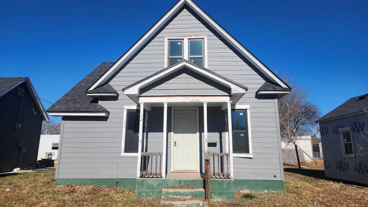 204 11th Street - Photo 1