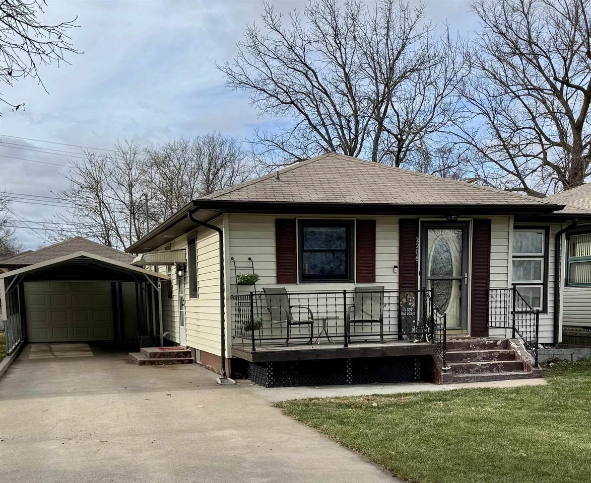 2208 G Avenue - Photo 1
