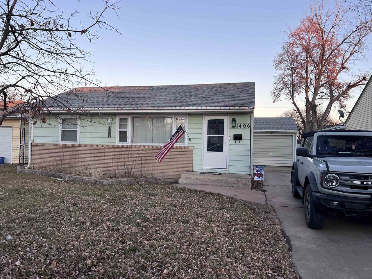 1406 Woodlawn Avenue - Photo 1