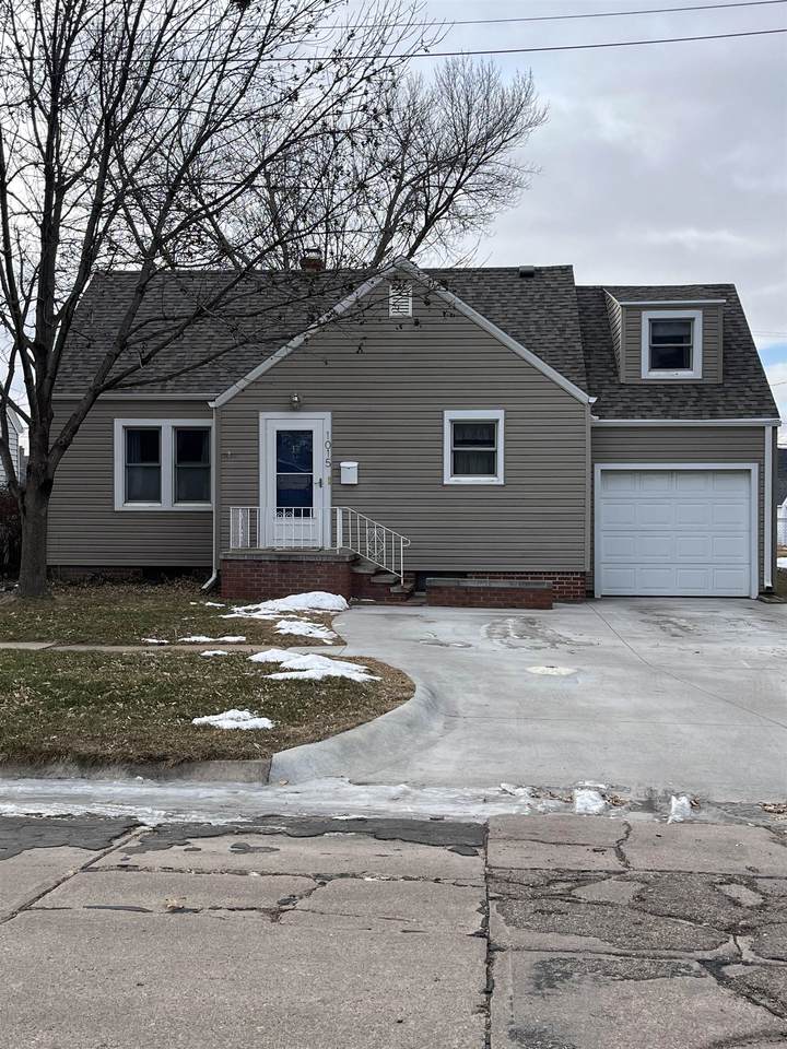 1015 Bellevue Avenue - Photo 1