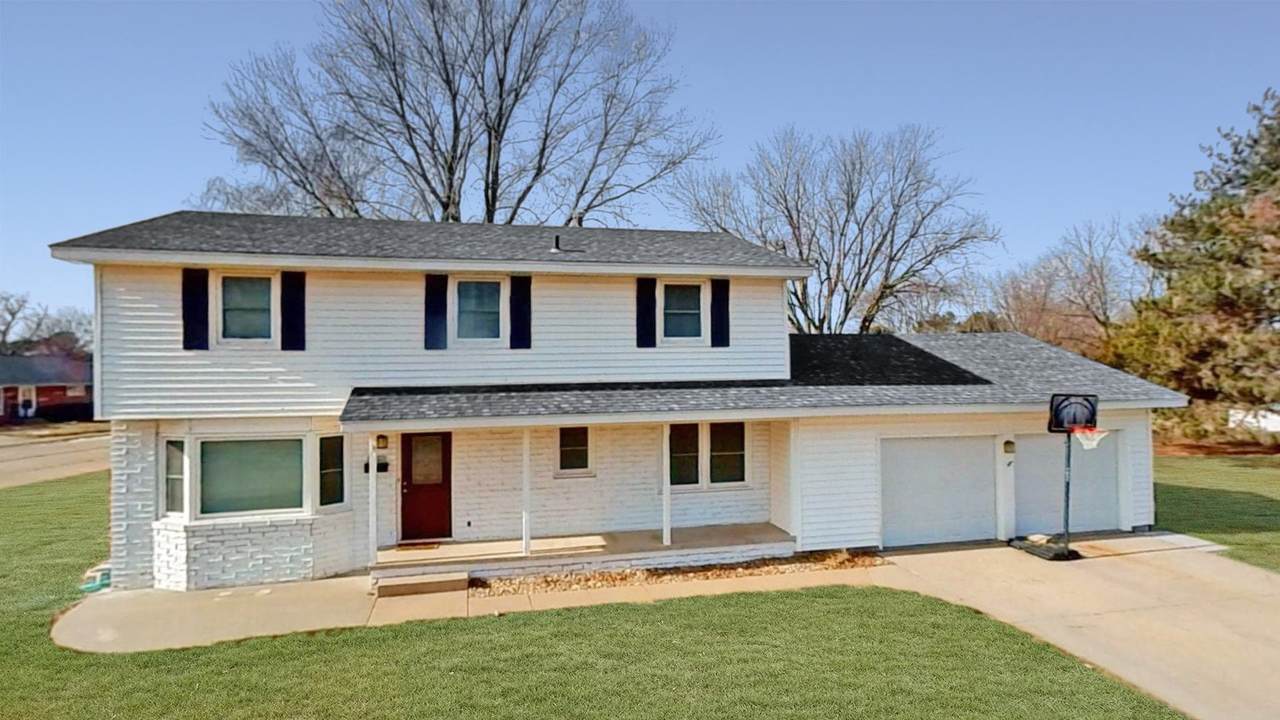 2406 F Avenue - Photo 1