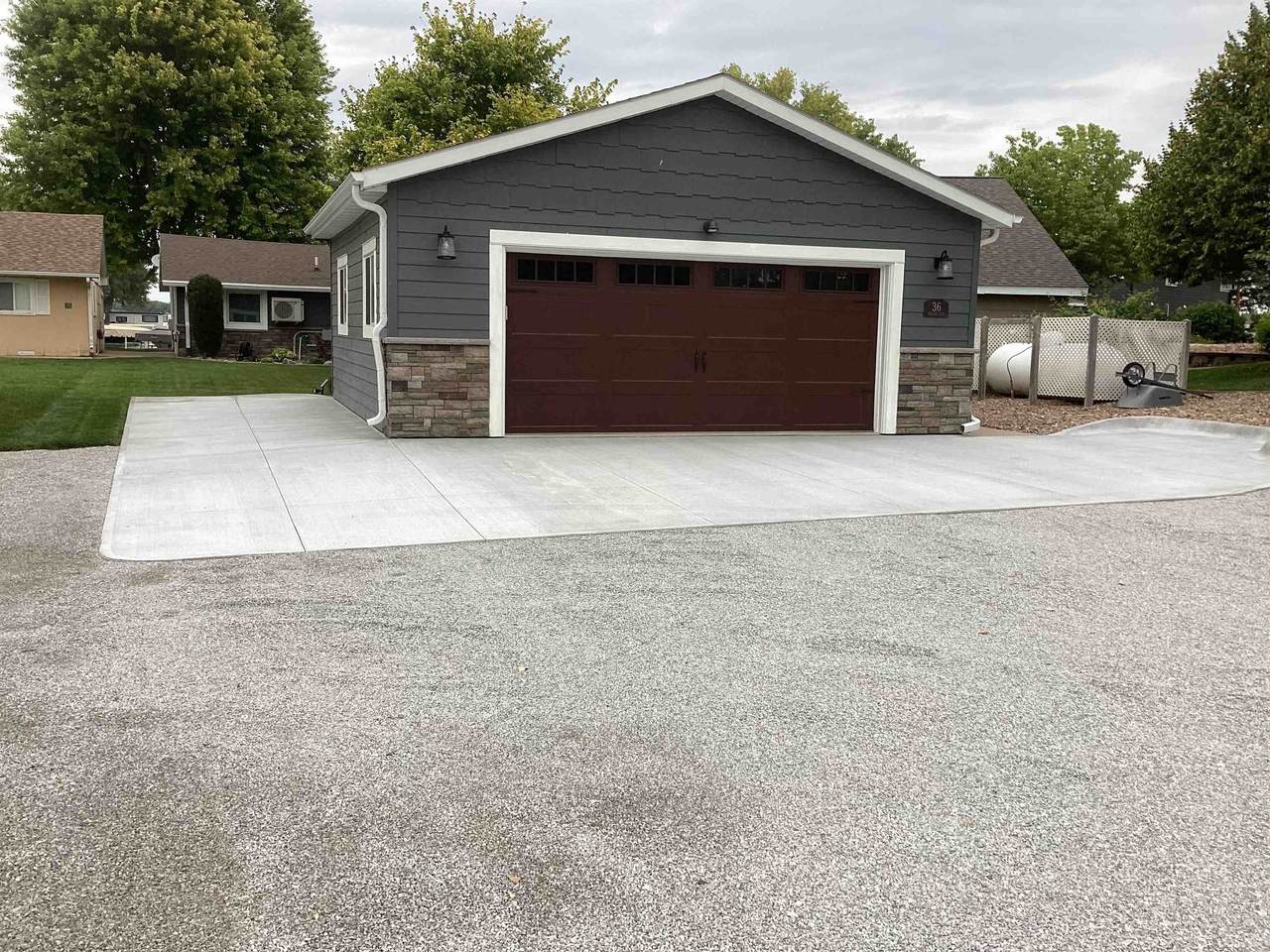 36 Mallard Cove Dr 19C - Photo 1