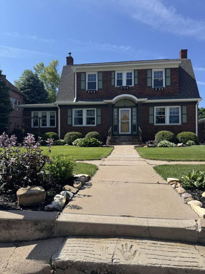 234 Forest Boulevard - Photo 1