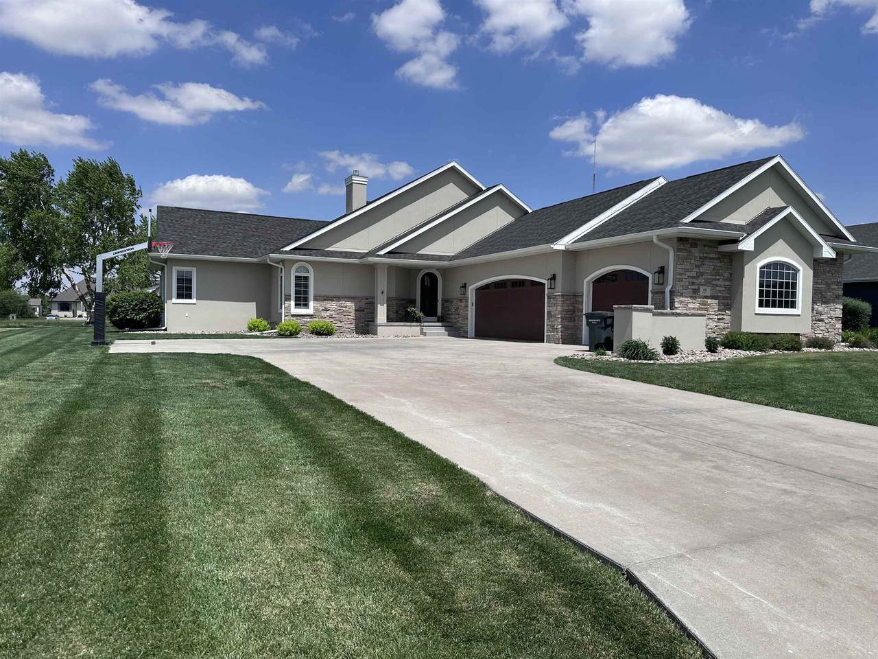508 Quail Circle - Photo 1