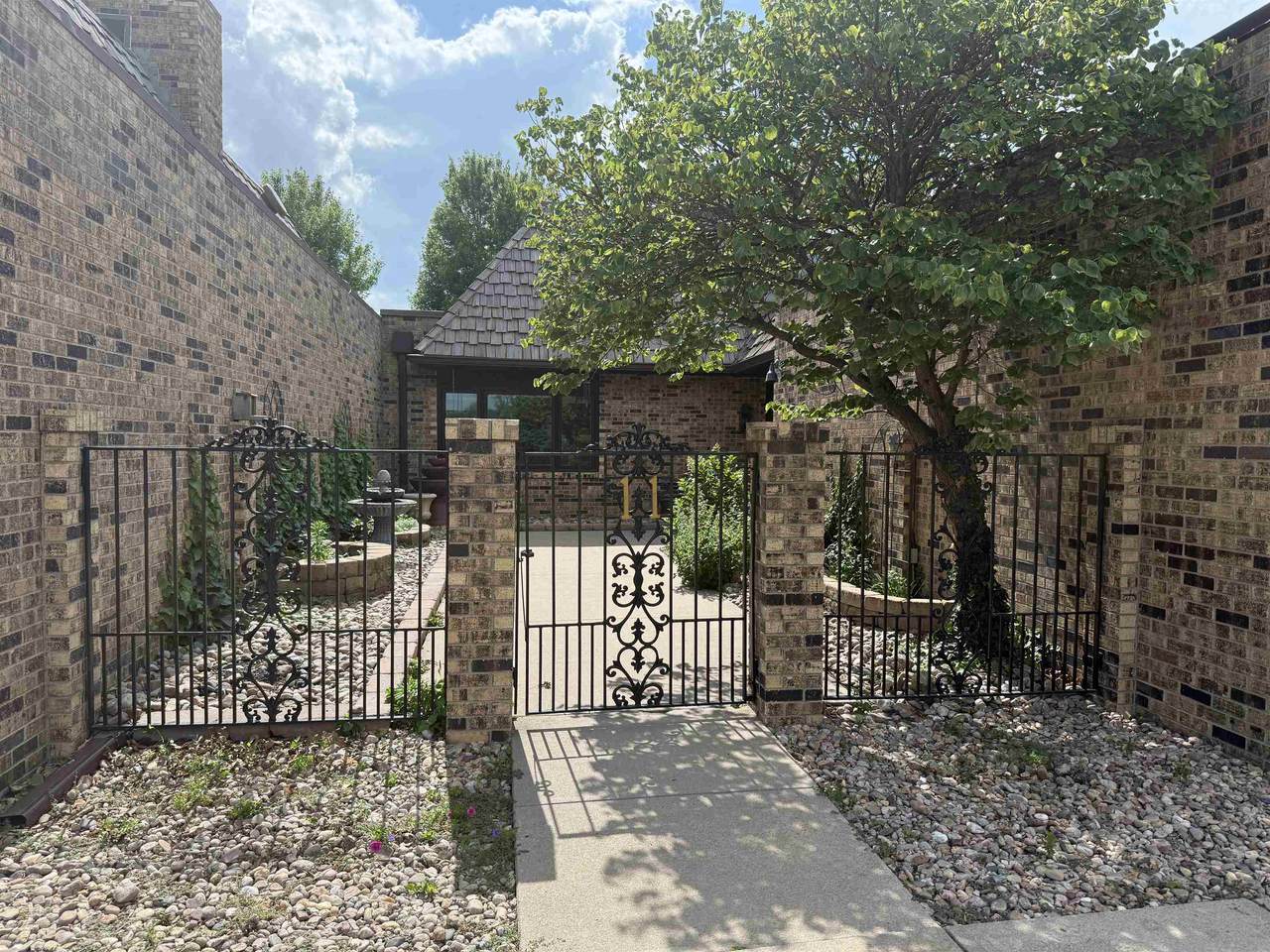 11 Village Drive - Photo 1