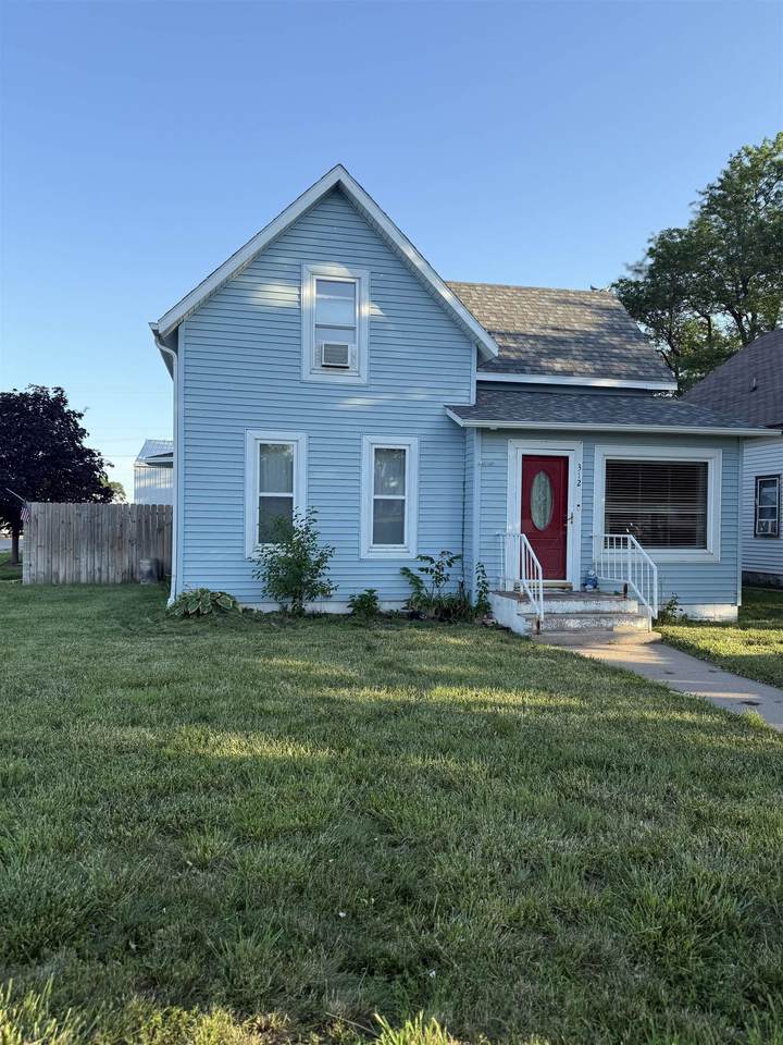 312 6th Street - Photo 1