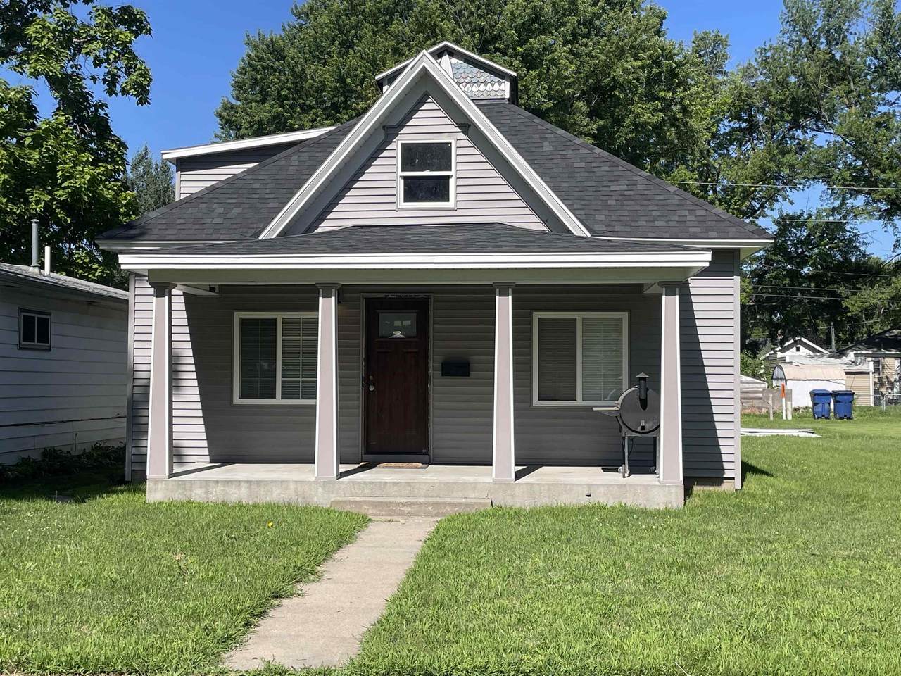 1820 D Avenue - Photo 1