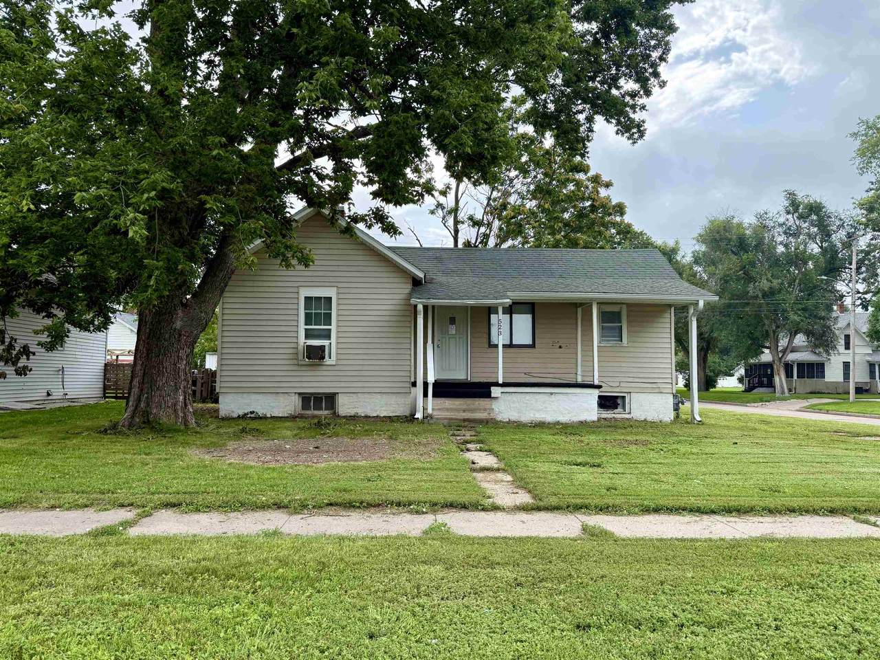 523 Denver Avenue - Photo 1