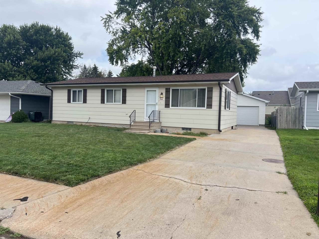 1140 Renae Lane - Photo 1