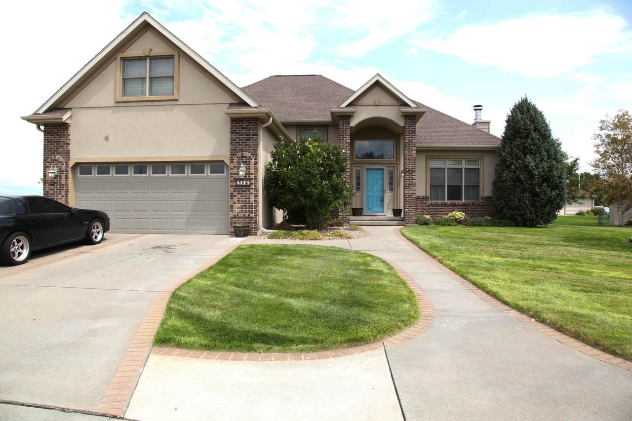 2006 Ridgeway Drive - Photo 1