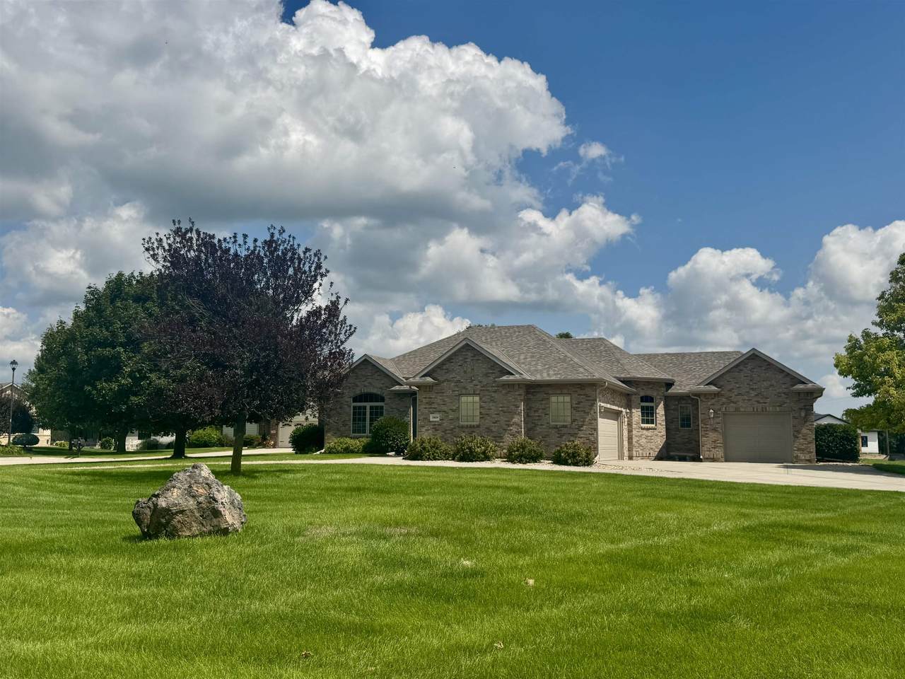 5804 Pheasant Run - Photo 1