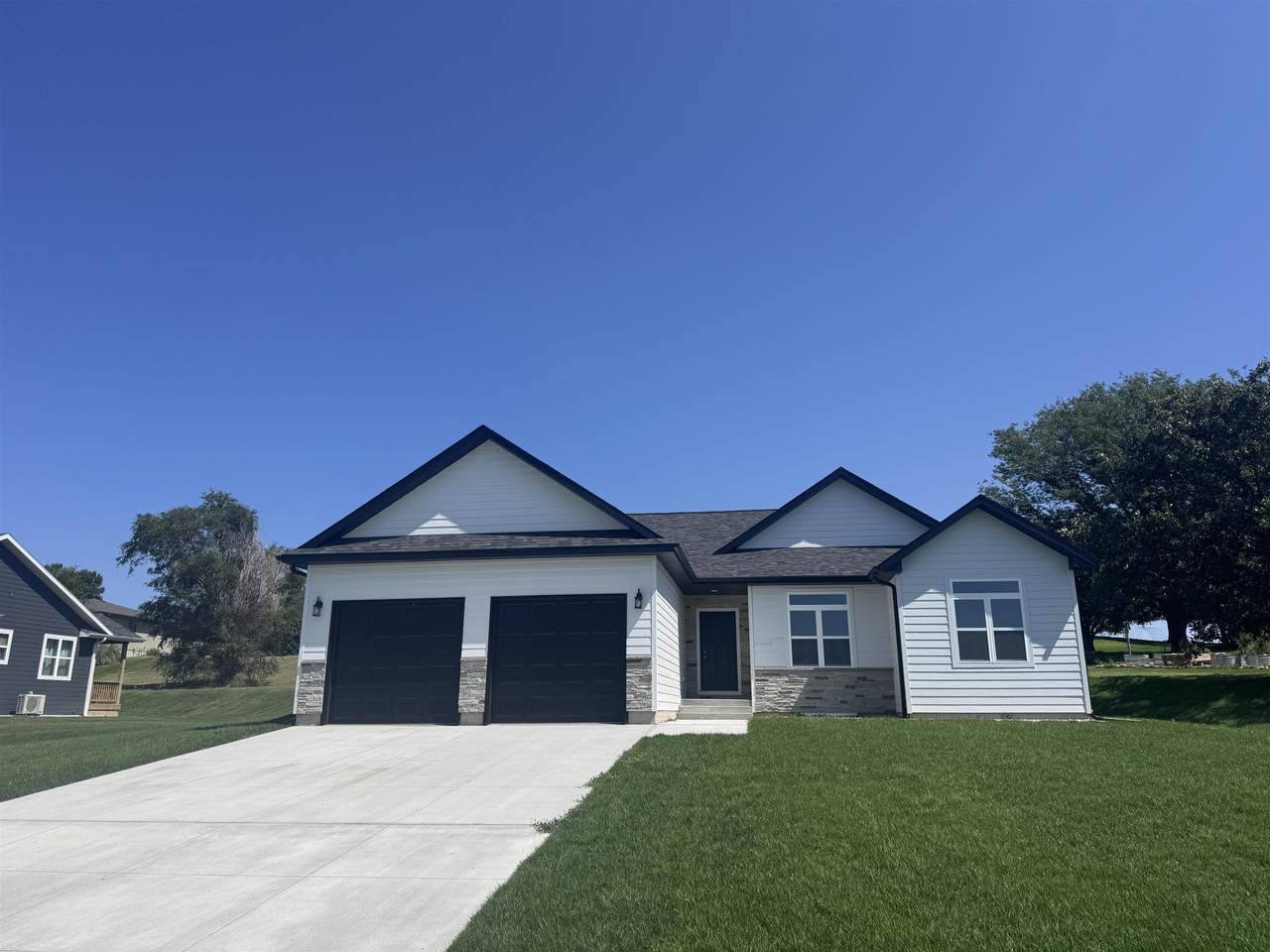 602 Cameron Street - Photo 1