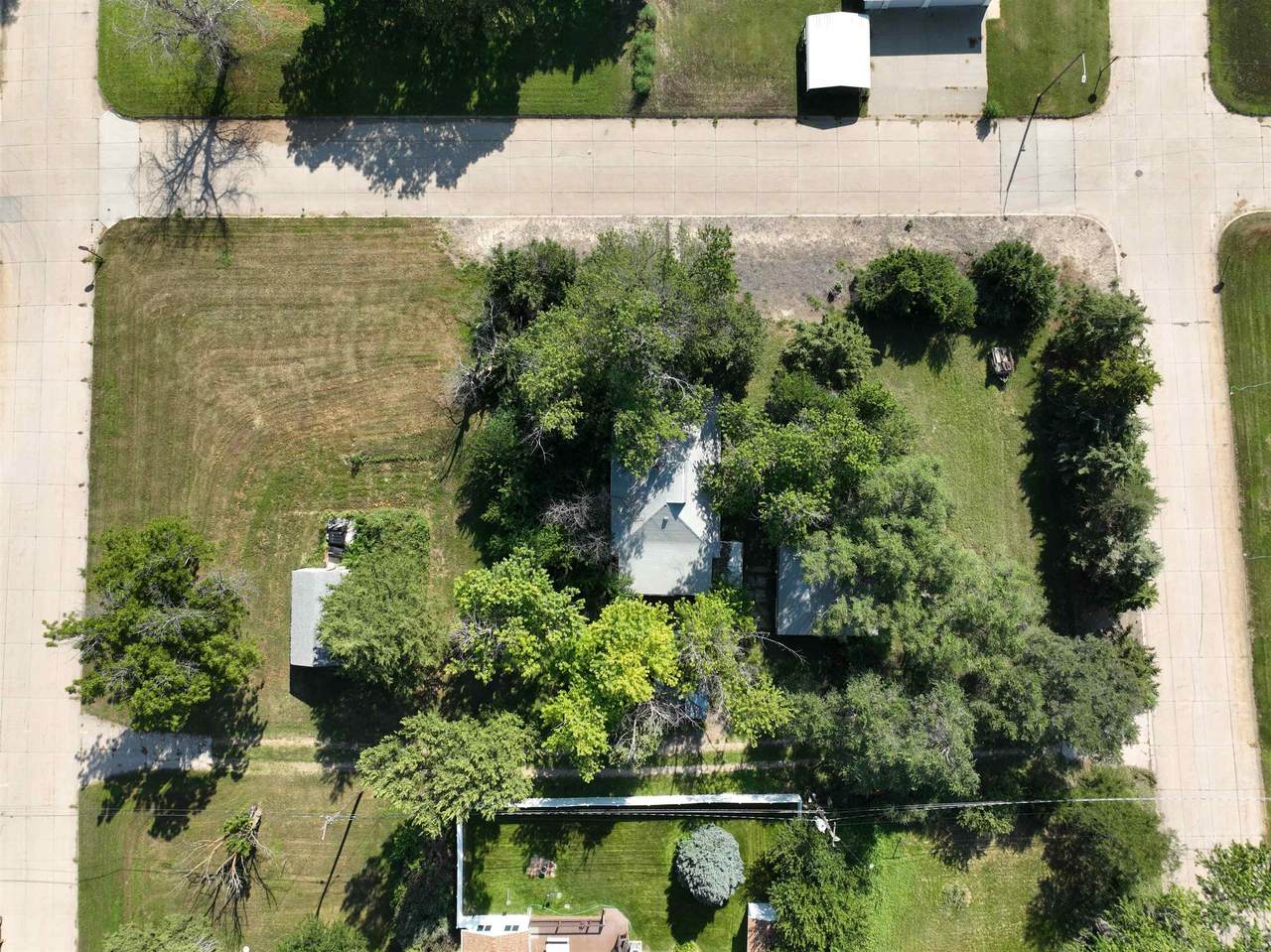 927 and 917 6th Street - Photo 1