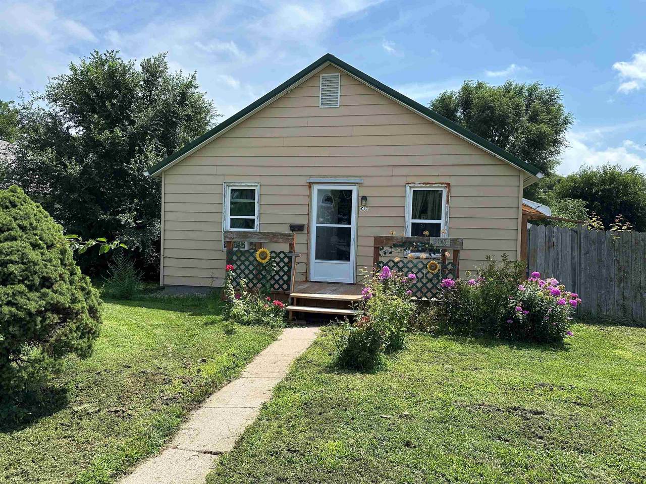 504 Walnut Street - Photo 1
