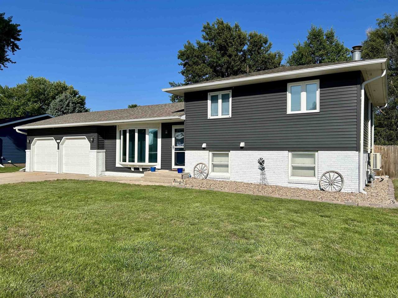 2900 Wendell Drive - Photo 1