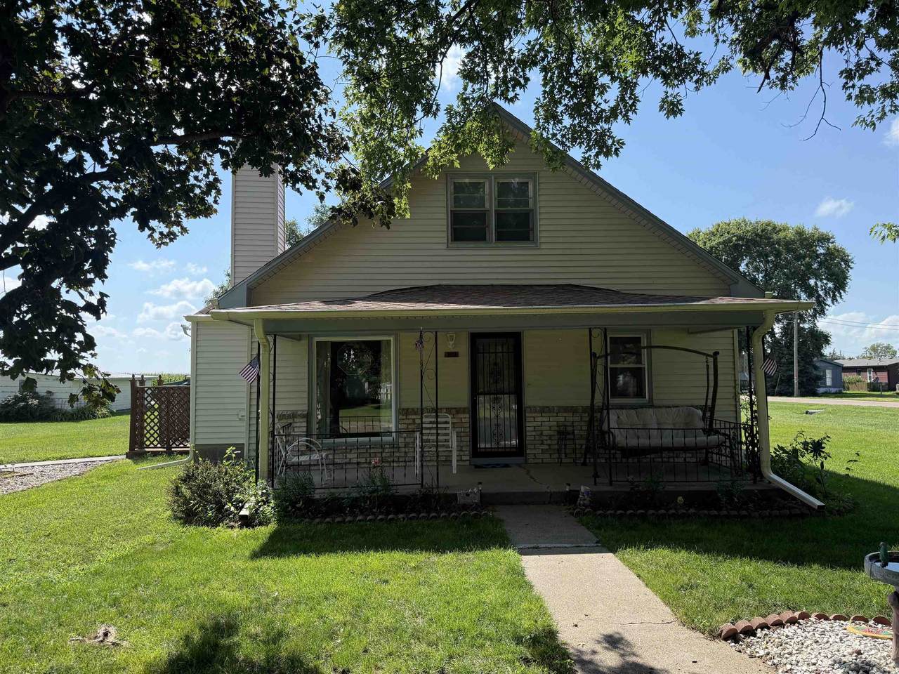 302 Brooks Avenue - Photo 1