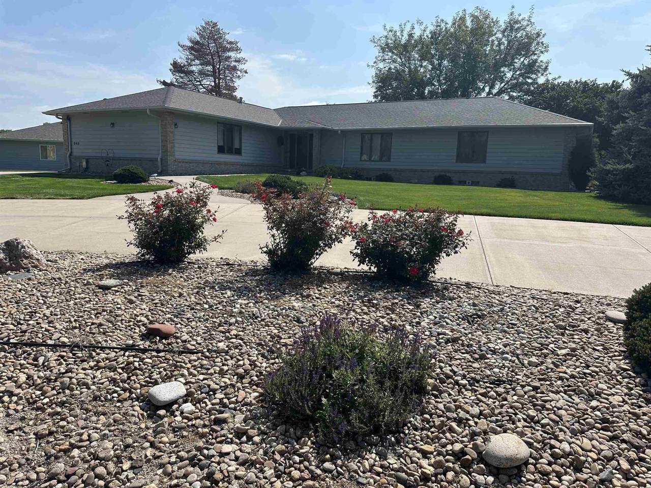 843 Highland Drive - Photo 1