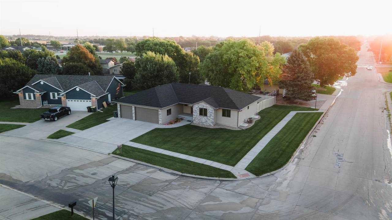 1402 Arapahoe Avenue - Photo 1