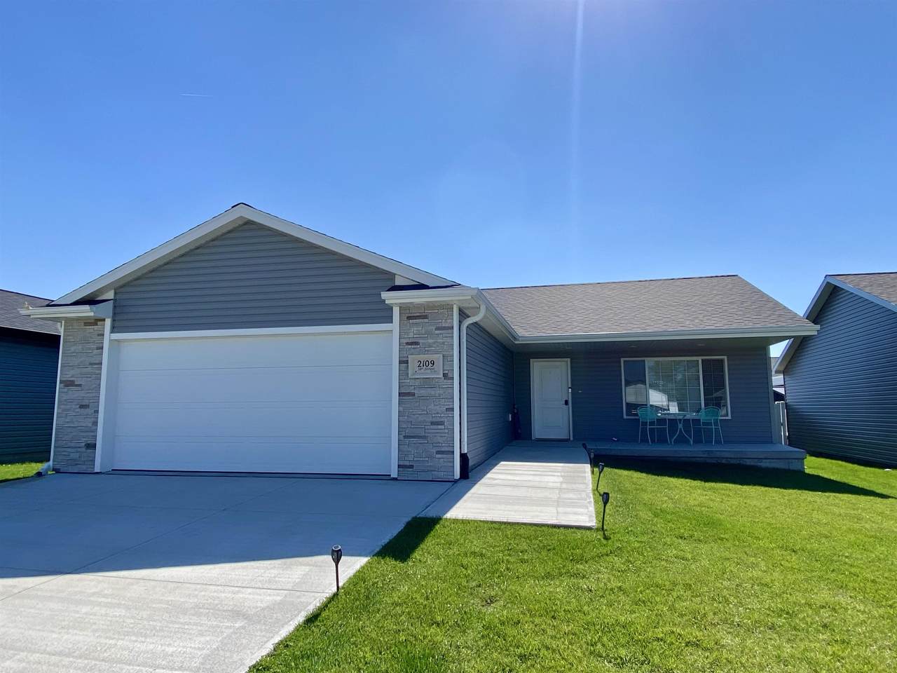 2109 38th Street - Photo 1