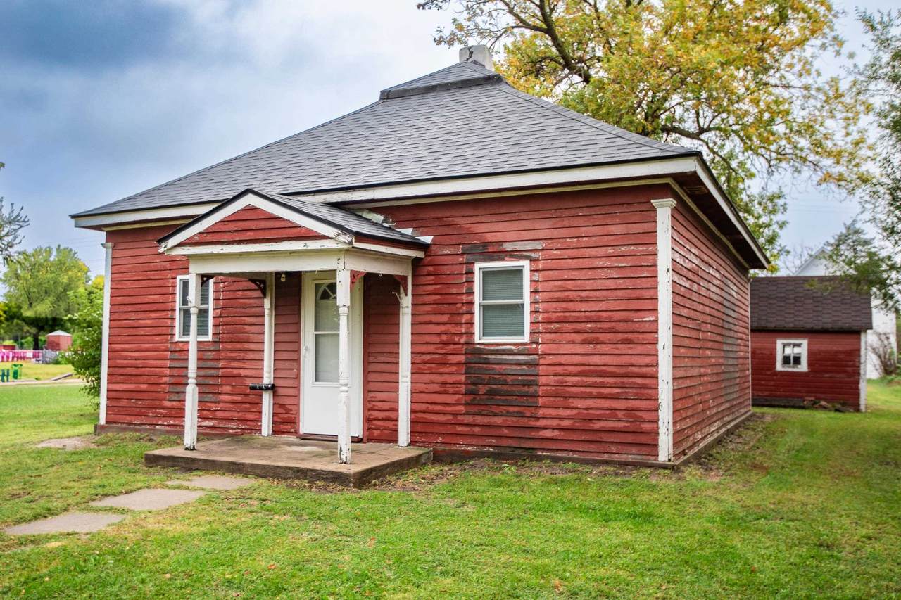 405 Mckelvey Street - Photo 1