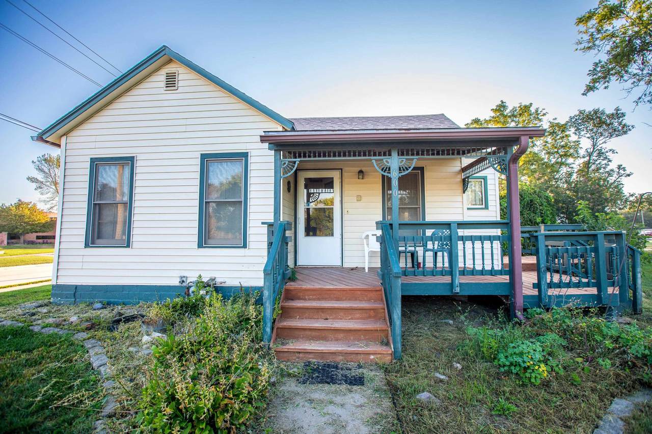 600 9th Avenue - Photo 1