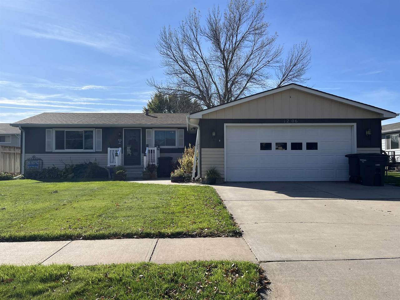 1206 7th Street - Photo 1