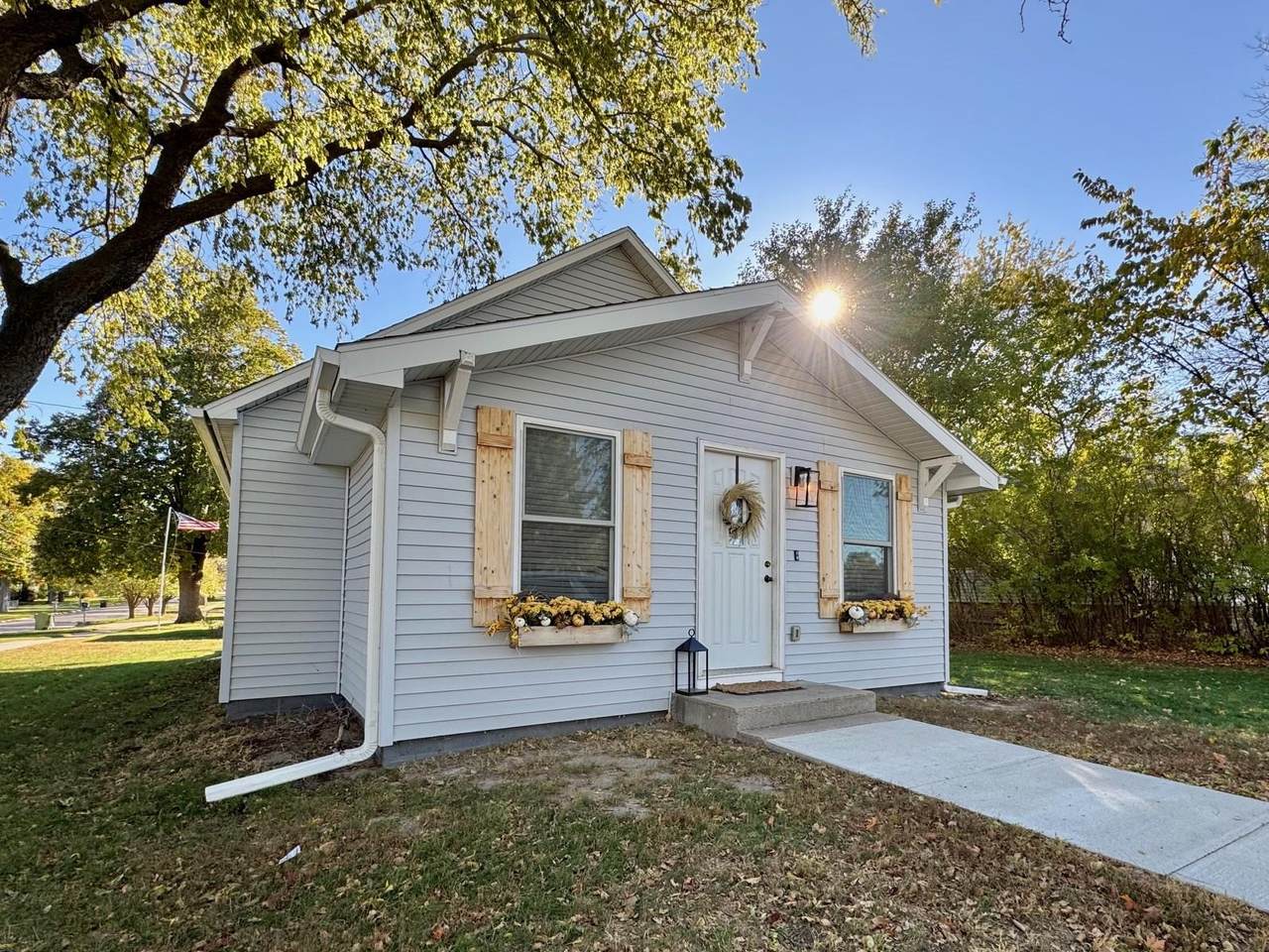 438 Yates Avenue - Photo 1