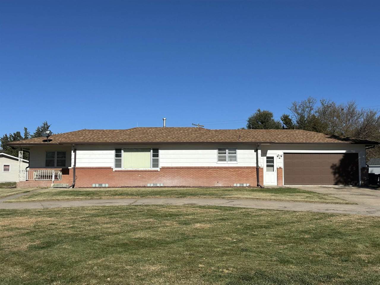 200 Clinton Street - Photo 1