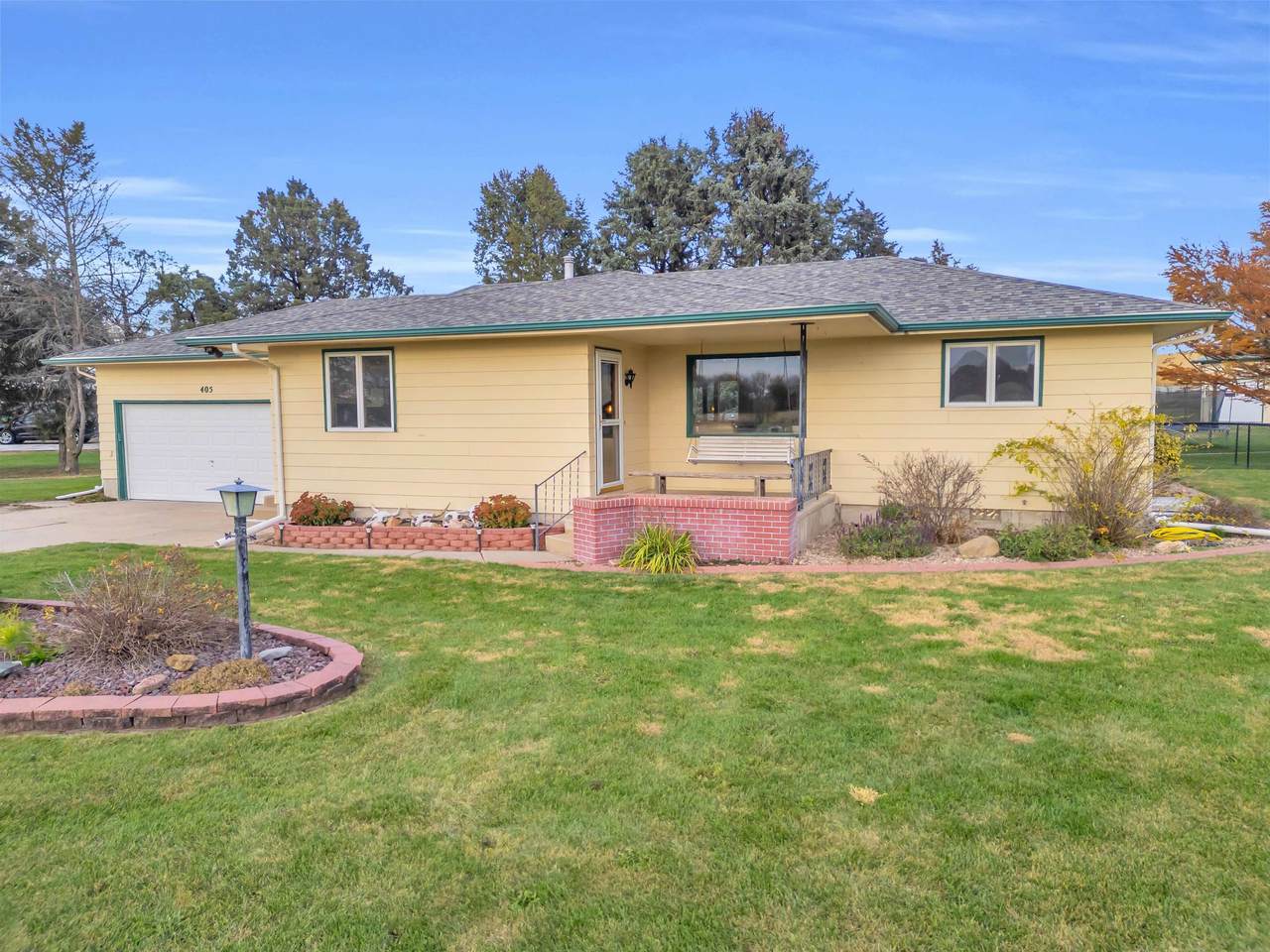 405 Sycamore Street - Photo 1