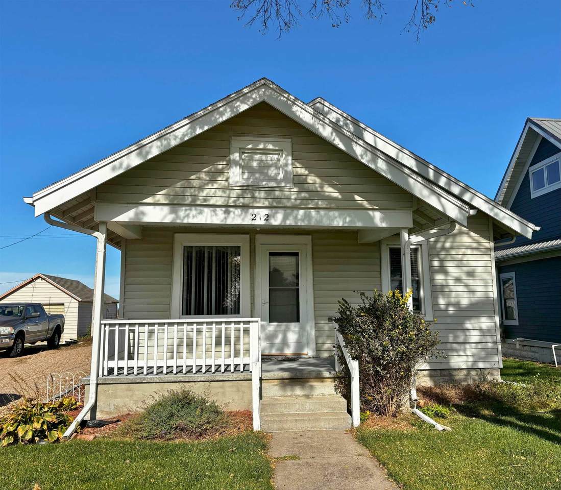 212 Plum Street - Photo 1