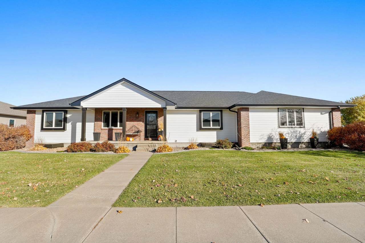 5302 Skye Loch Drive - Photo 1