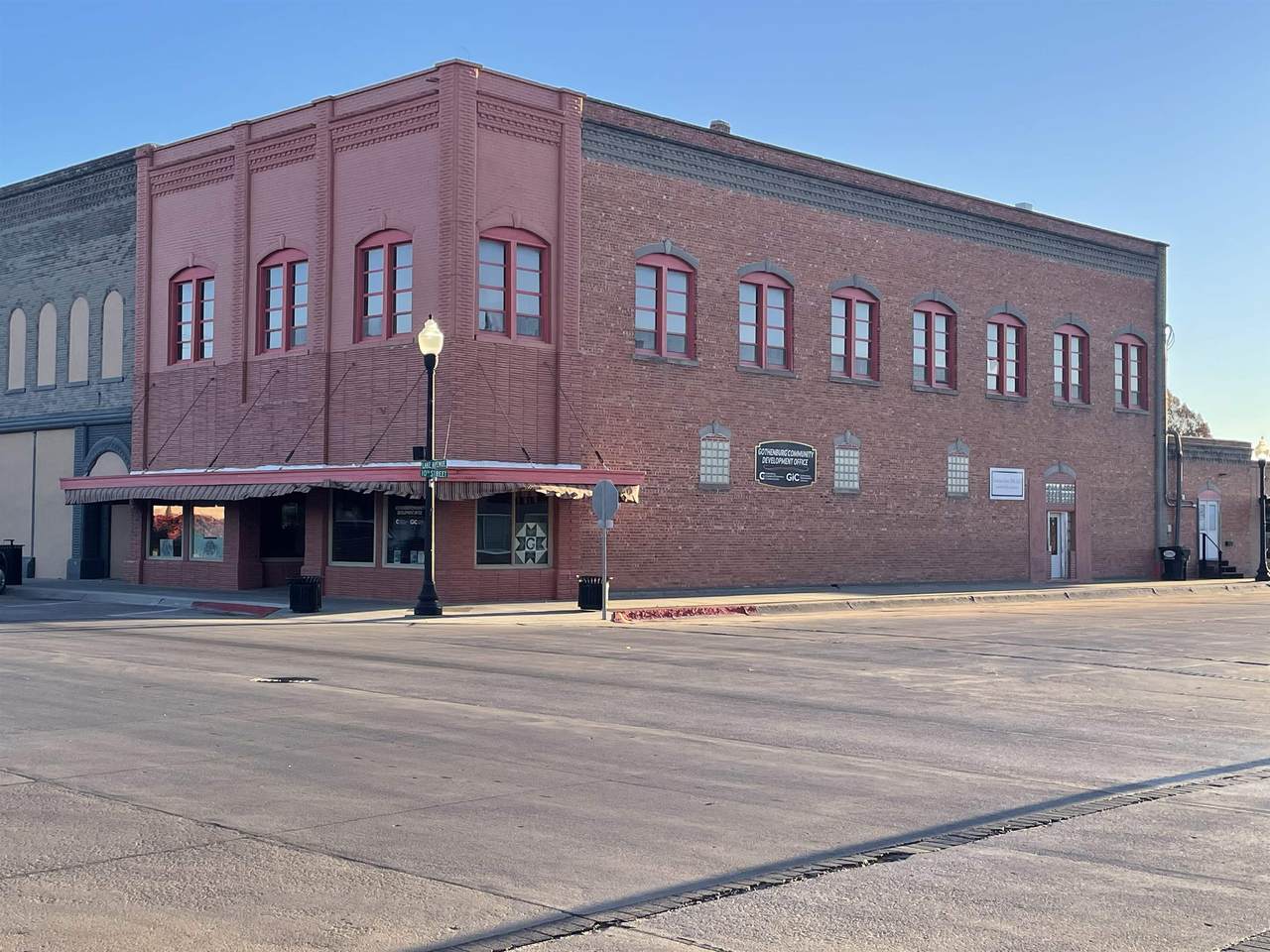 1001 Lake Avenue - Photo 1