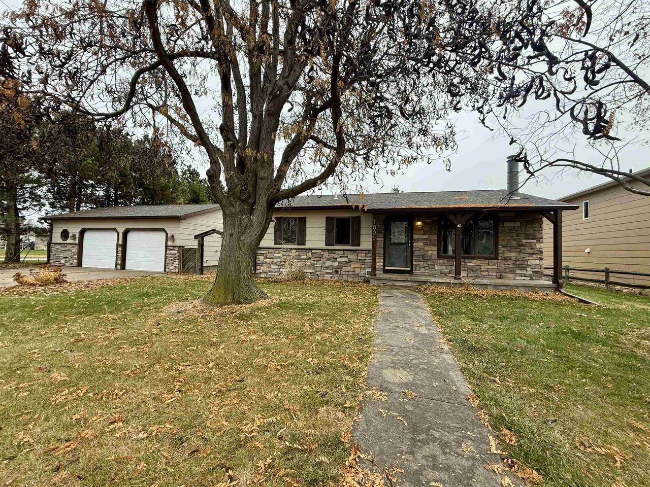 1009 Wabash Avenue - Photo 1