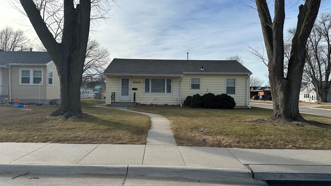 1023 Tilden Street - Photo 1