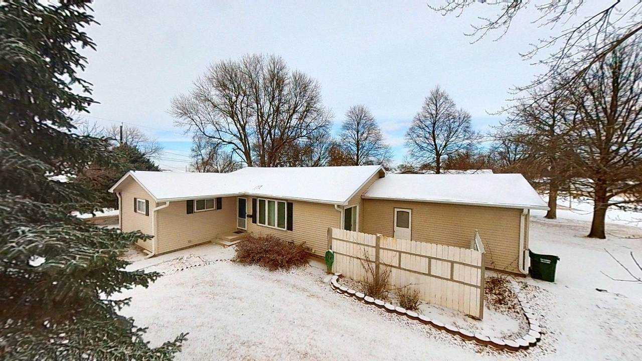 109 Sunset Drive - Photo 1