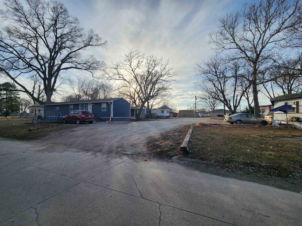 318 E Street - Photo 1