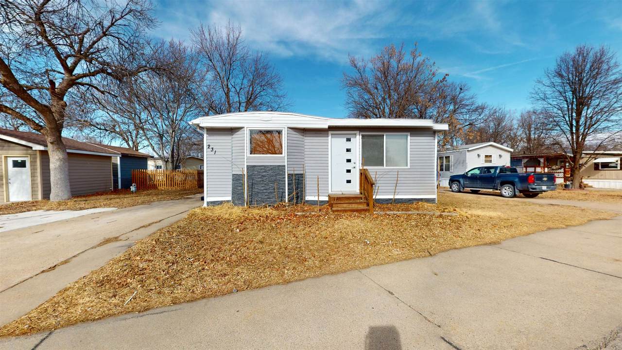 231 Lawn Court - Photo 1