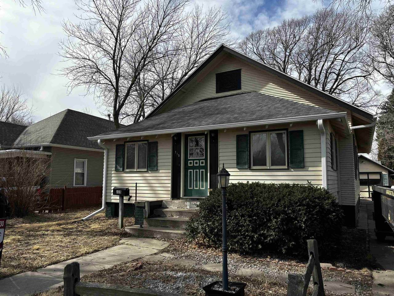 715 Webster Avenue - Photo 1