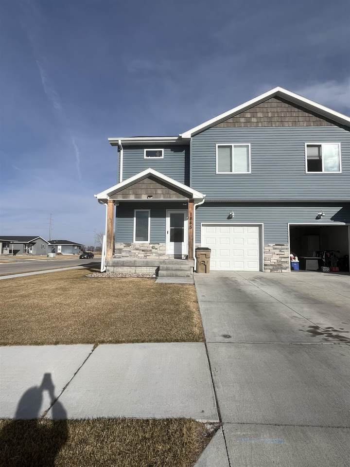 1845 Peach Street - Photo 1