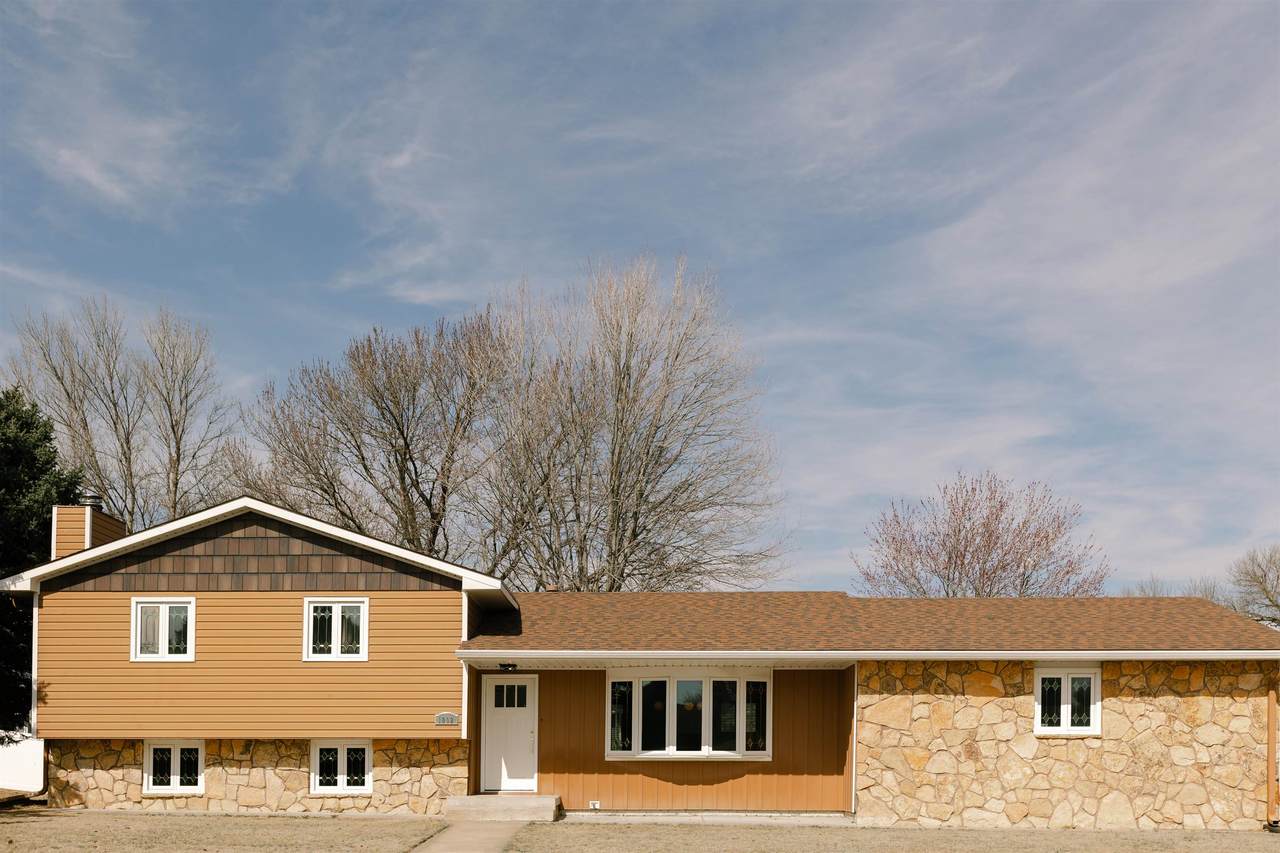 1002 Martin Drive - Photo 1