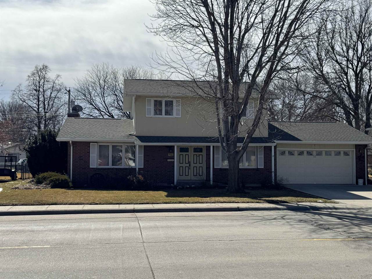 906 Philip Street - Photo 1