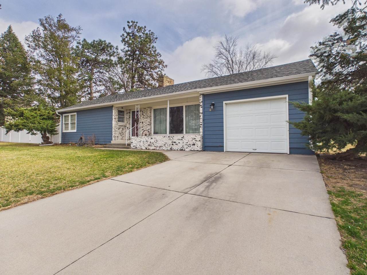 602 11th Avenue - Photo 1