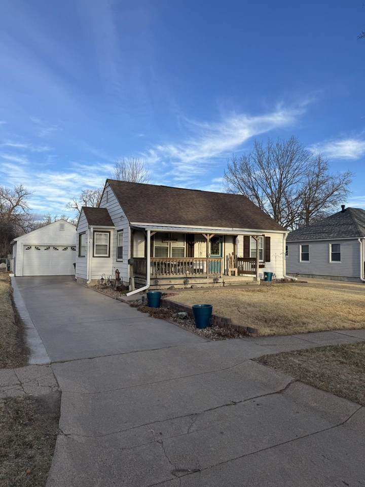 1109 Webster Avenue - Photo 1