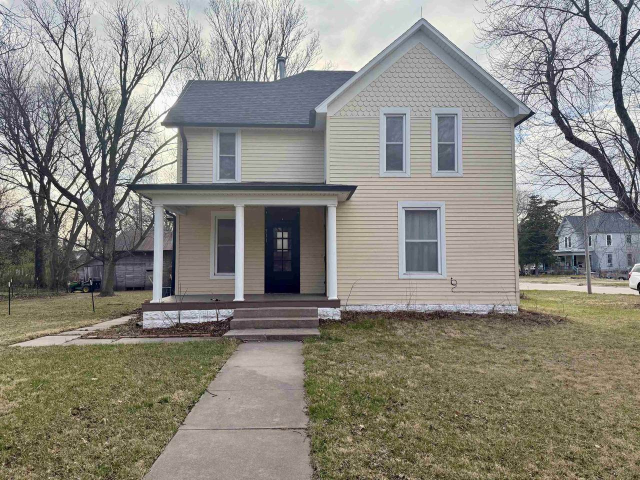 511 Adams Avenue - Photo 1